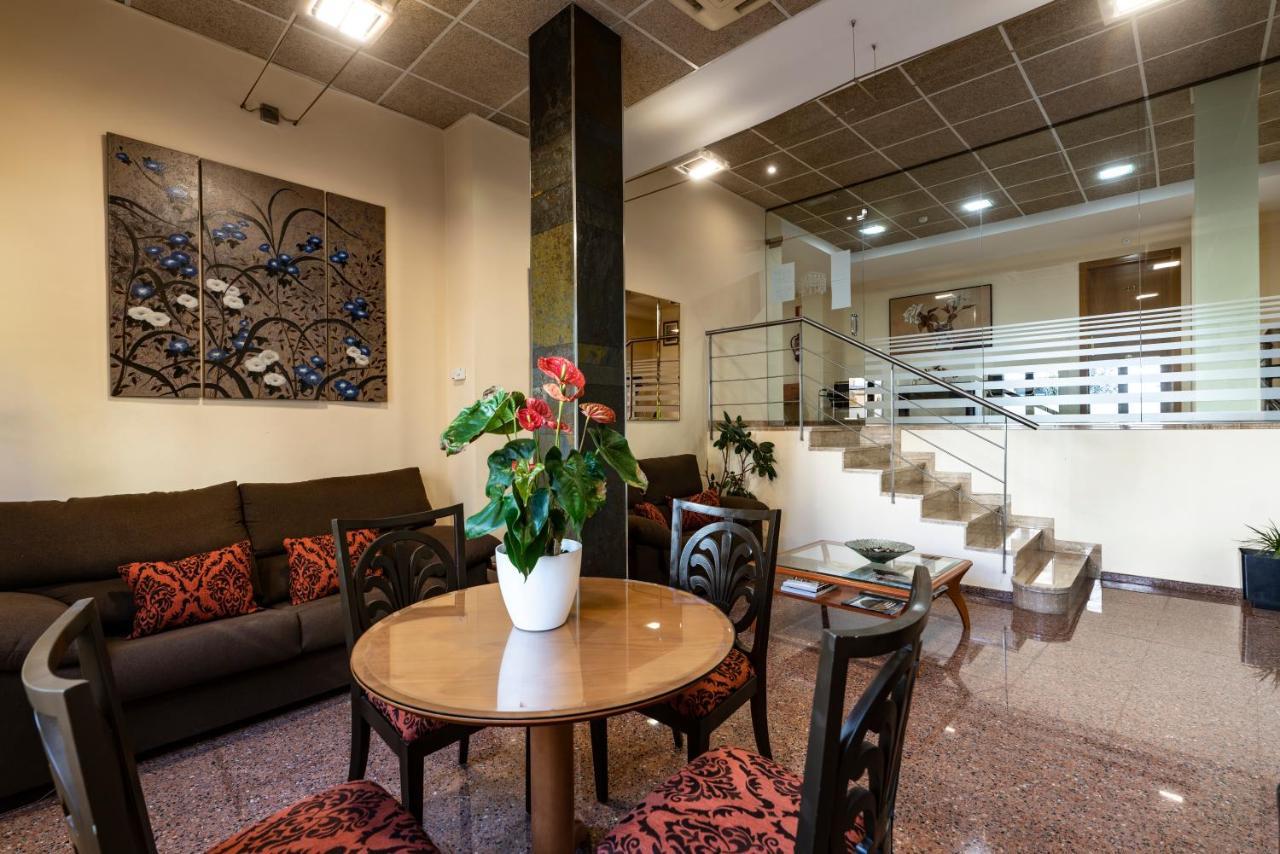 Hotel Anna 코센타이나 외부 사진